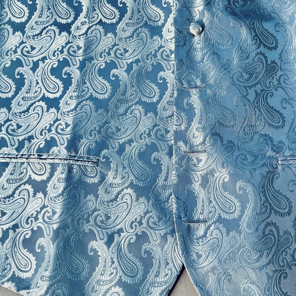 Tampa Bay Best Tuxedo Vest🎩🎉 - Picture 2 of 6